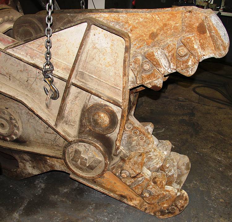 Refurbishment of a Verachtert VTK 35 crusher: before